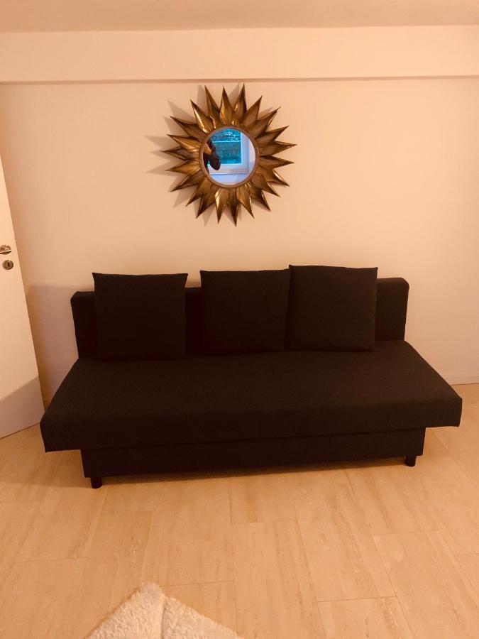 Souterrain Zimmer Mit Separatem Eingang Und Bad Düsseldorf Esterno foto