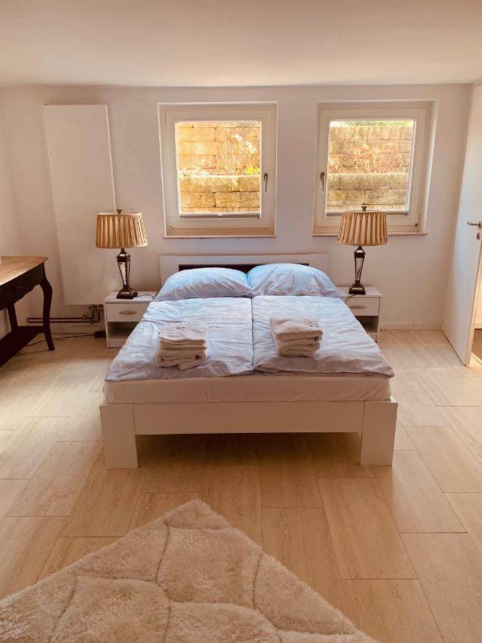 Souterrain Zimmer Mit Separatem Eingang Und Bad Düsseldorf Esterno foto